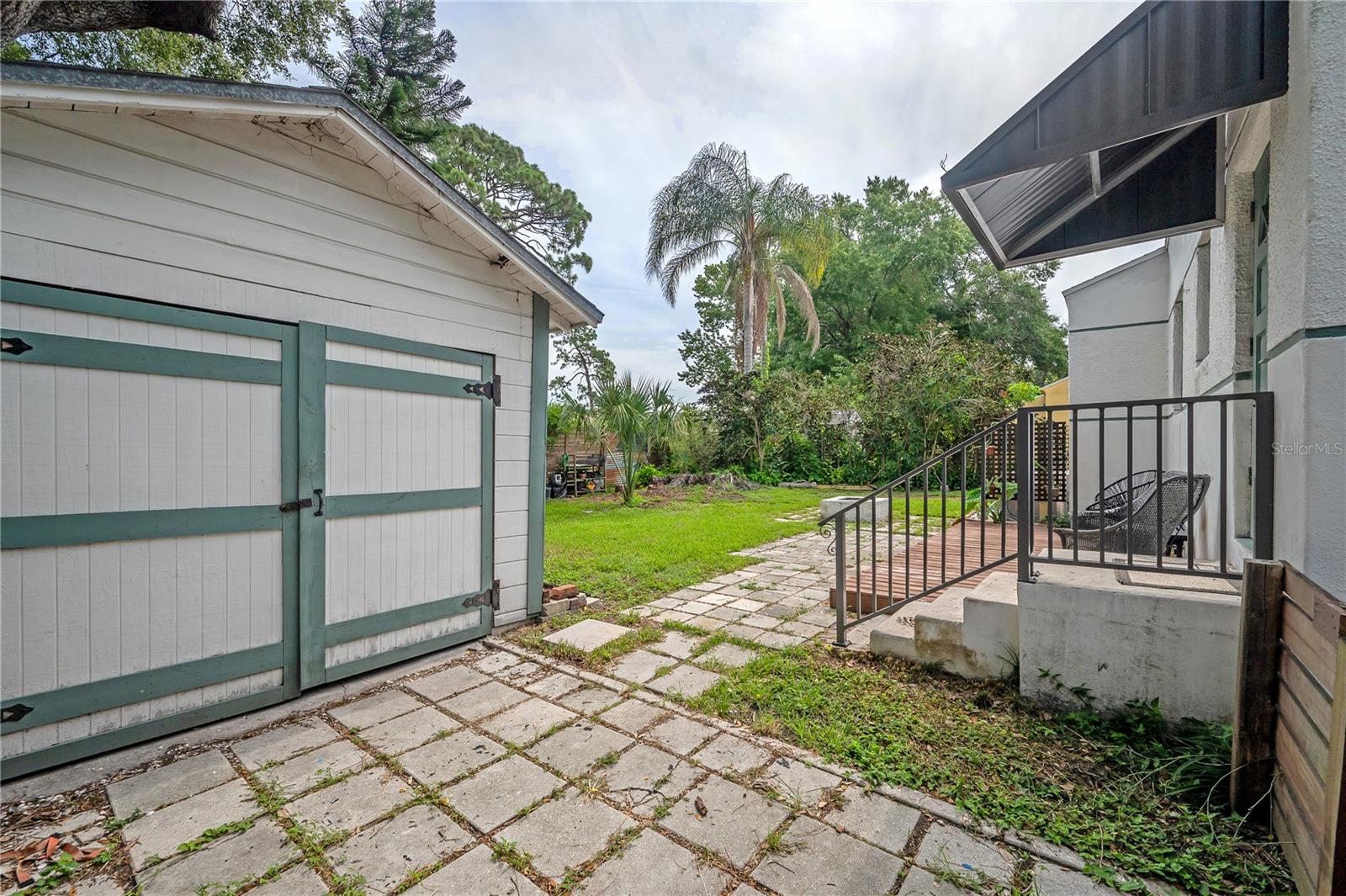 Image 30 of 36 For 325 Rio Vista Court