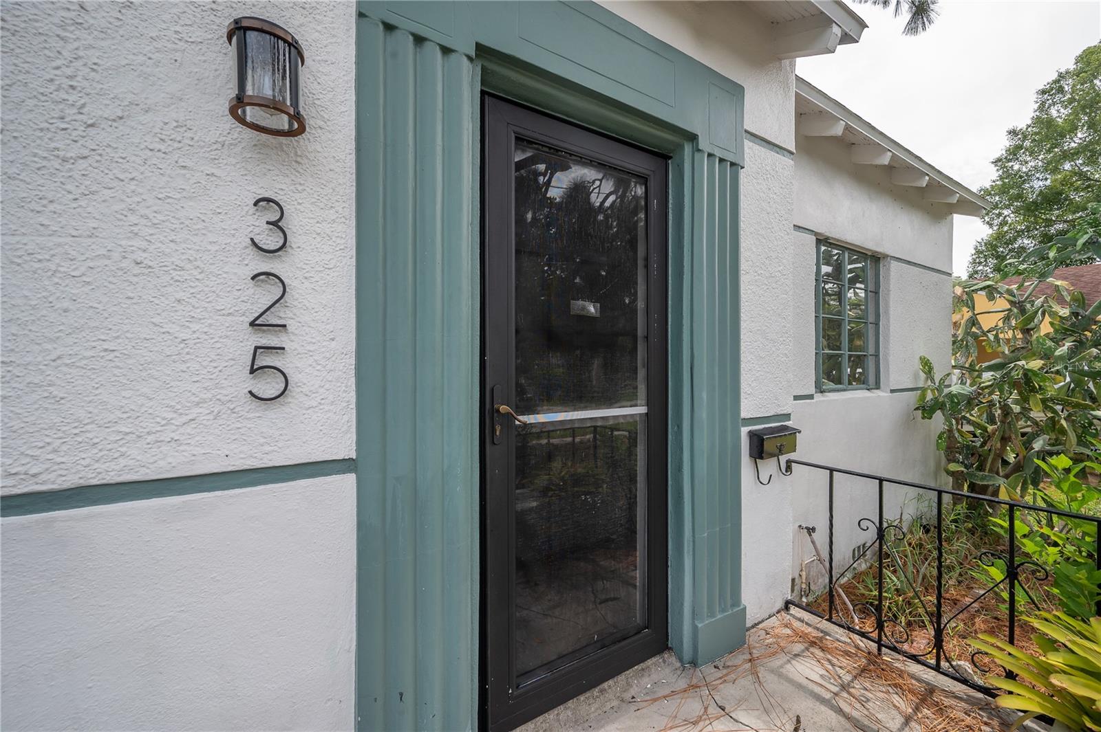 Image 6 of 36 For 325 Rio Vista Court