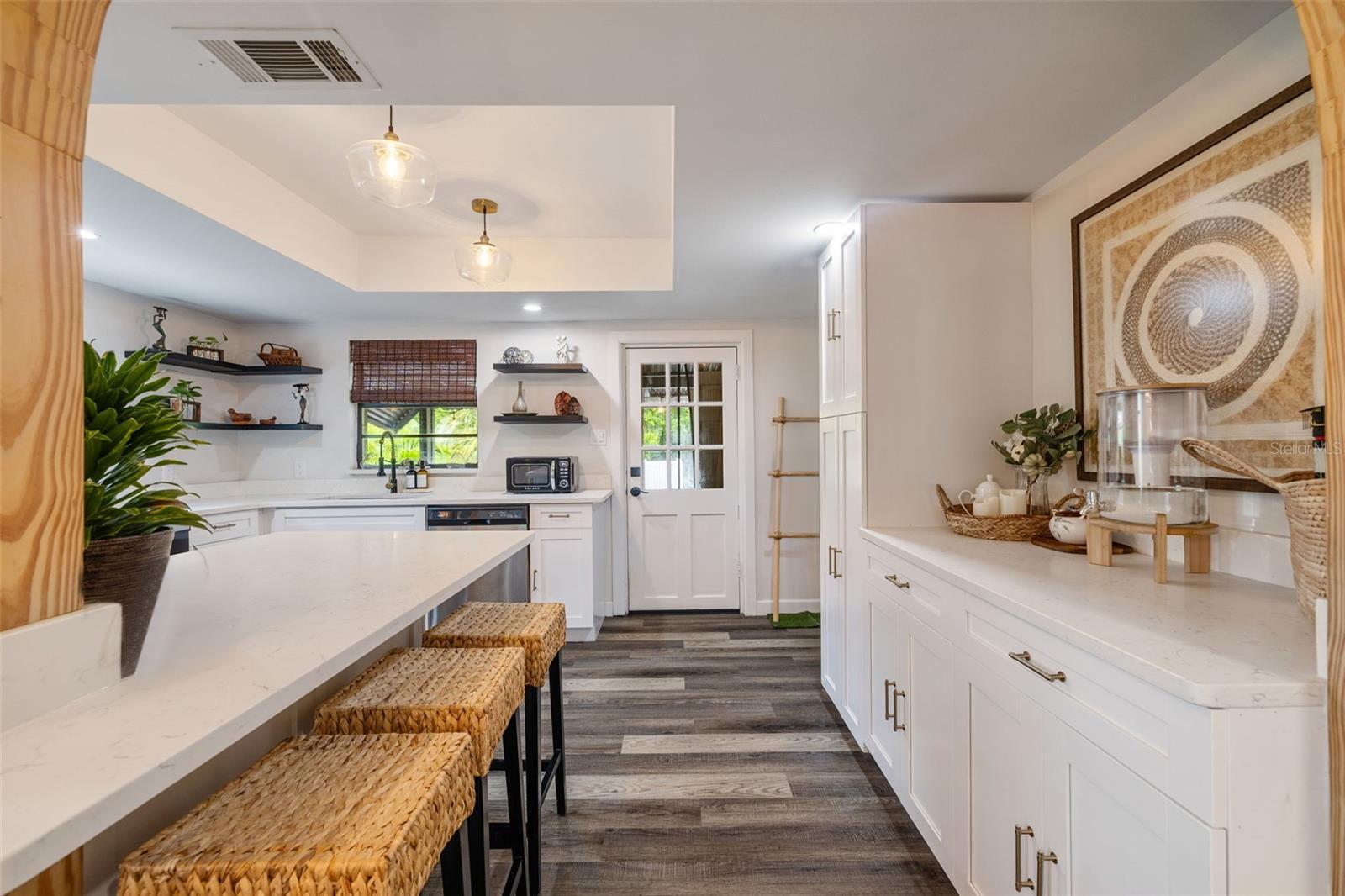 Image 10 of 33 For 1411 Henry Avenue