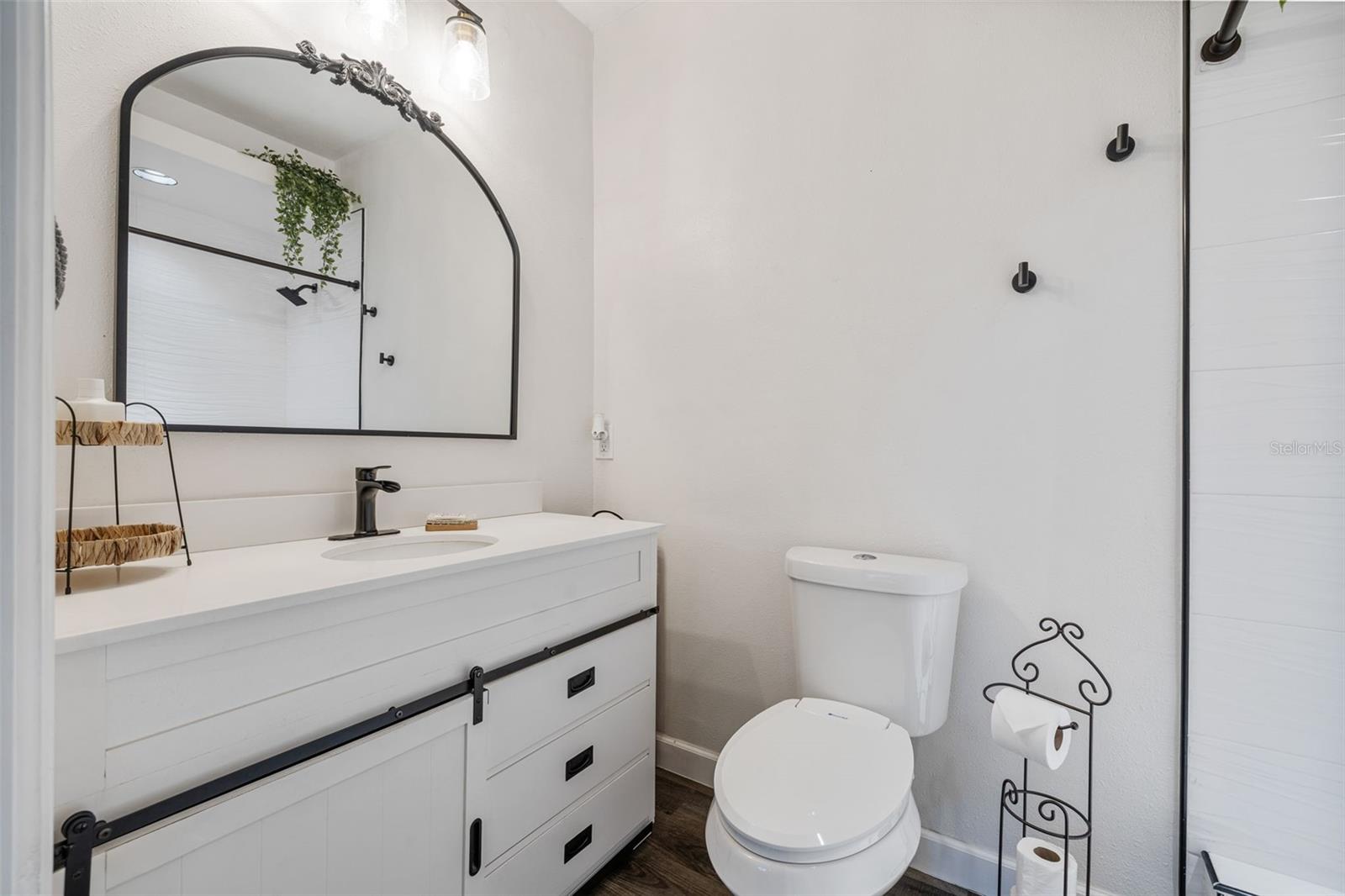 Image 17 of 33 For 1411 Henry Avenue