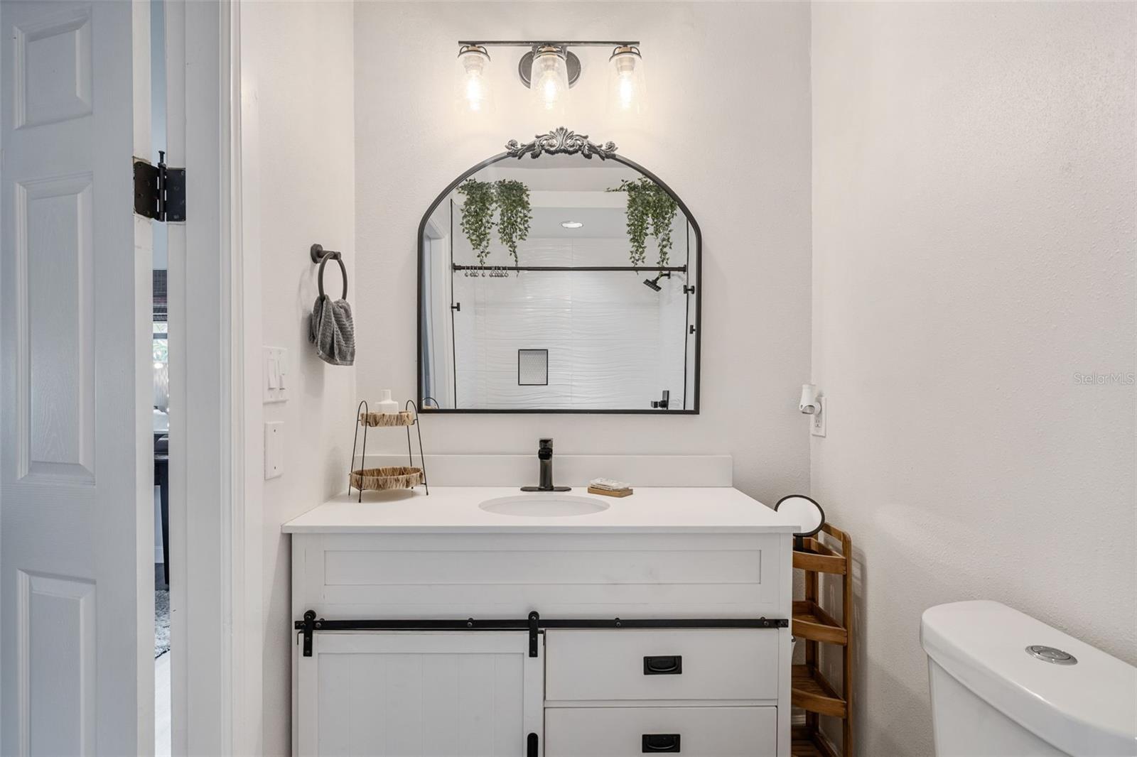 Image 18 of 33 For 1411 Henry Avenue