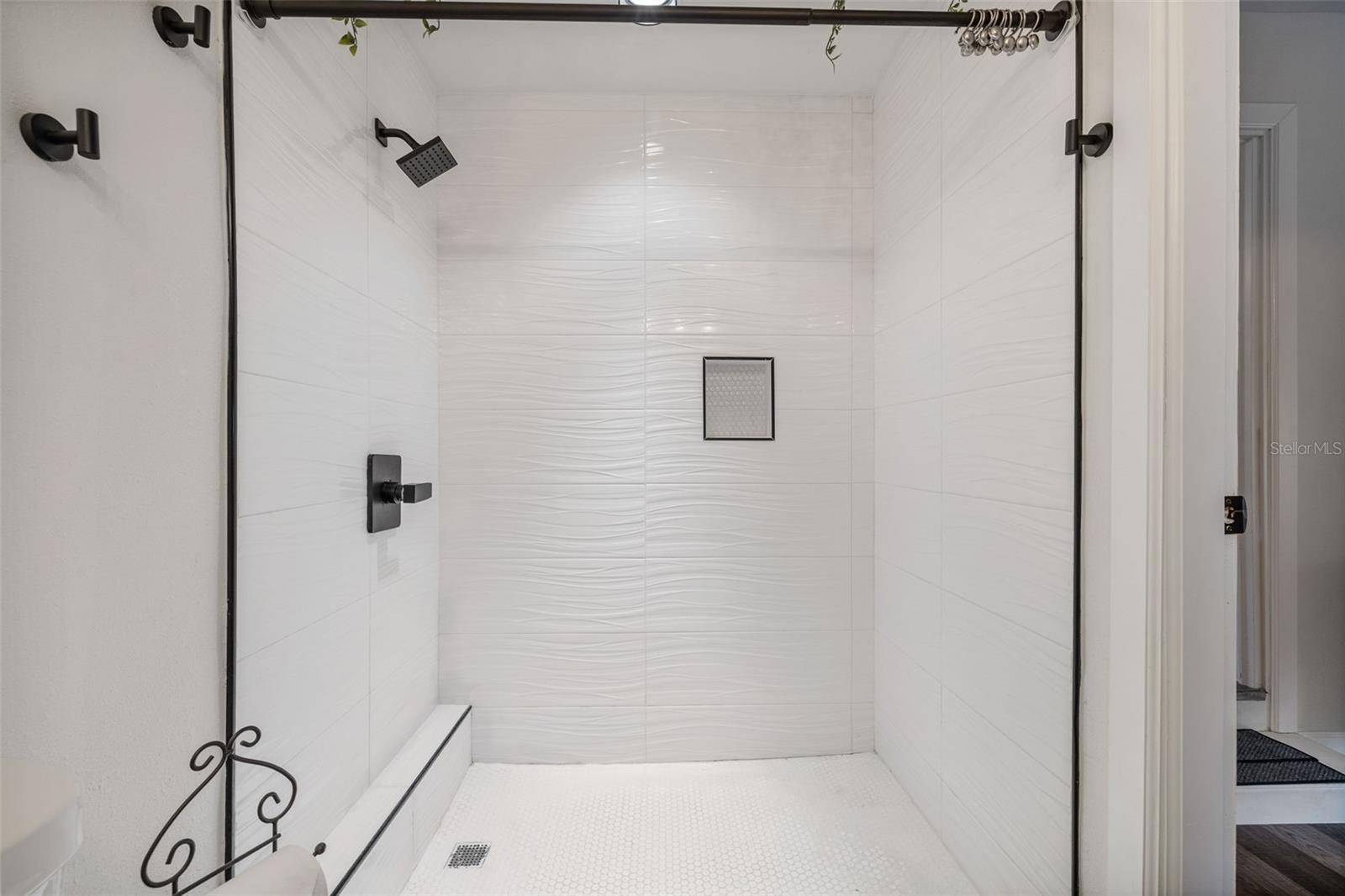 Image 19 of 33 For 1411 Henry Avenue