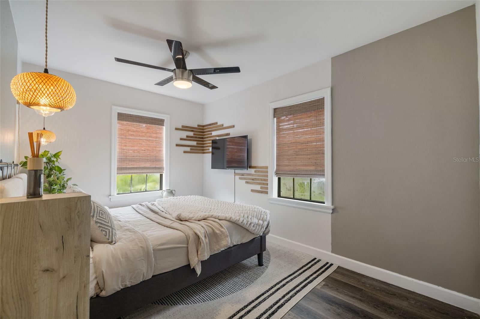 Image 20 of 33 For 1411 Henry Avenue