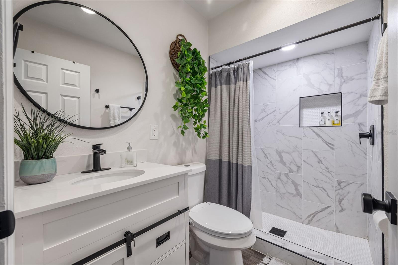 Image 22 of 33 For 1411 Henry Avenue