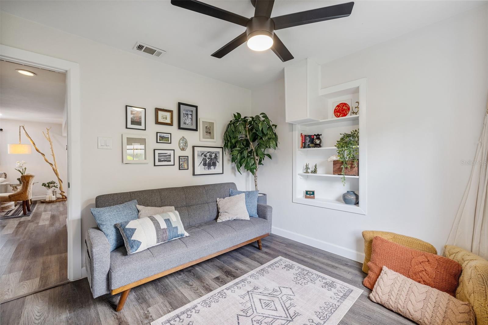 Image 25 of 33 For 1411 Henry Avenue