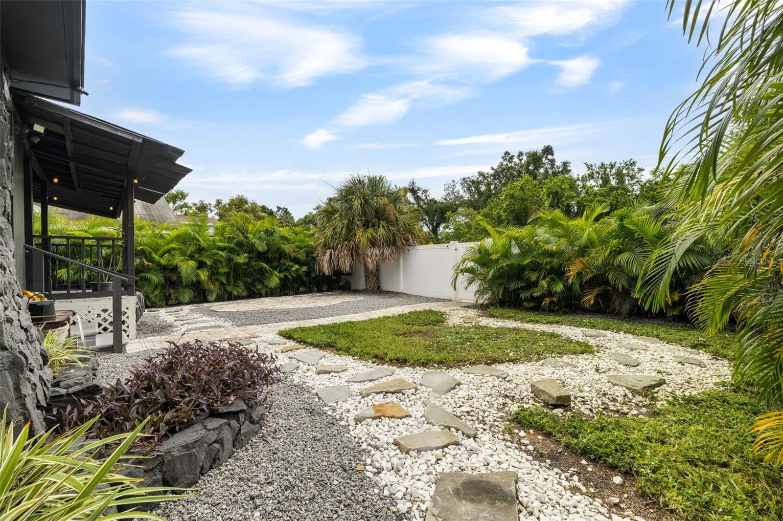 Image 29 of 33 For 1411 Henry Avenue