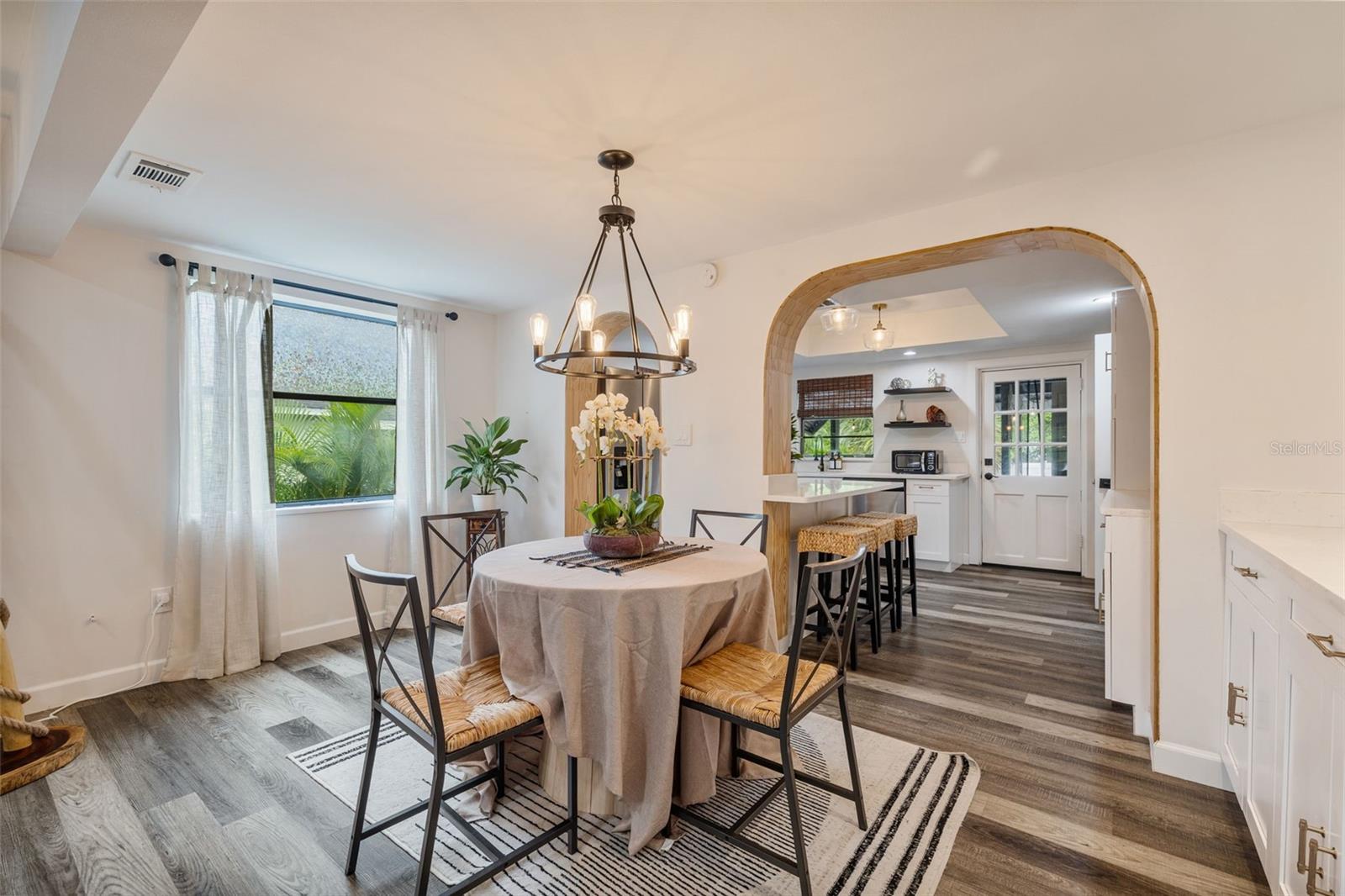 Image 8 of 33 For 1411 Henry Avenue