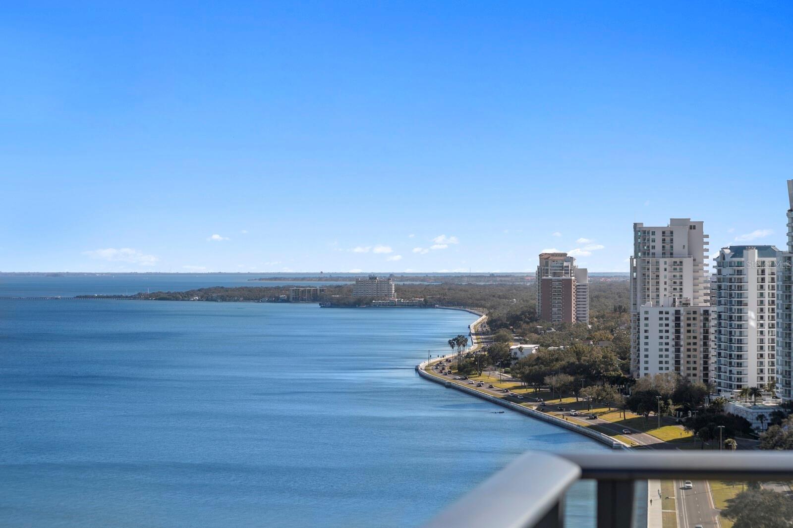 Listing photo id 11 for 3101 Bayshore Boulevard 1804