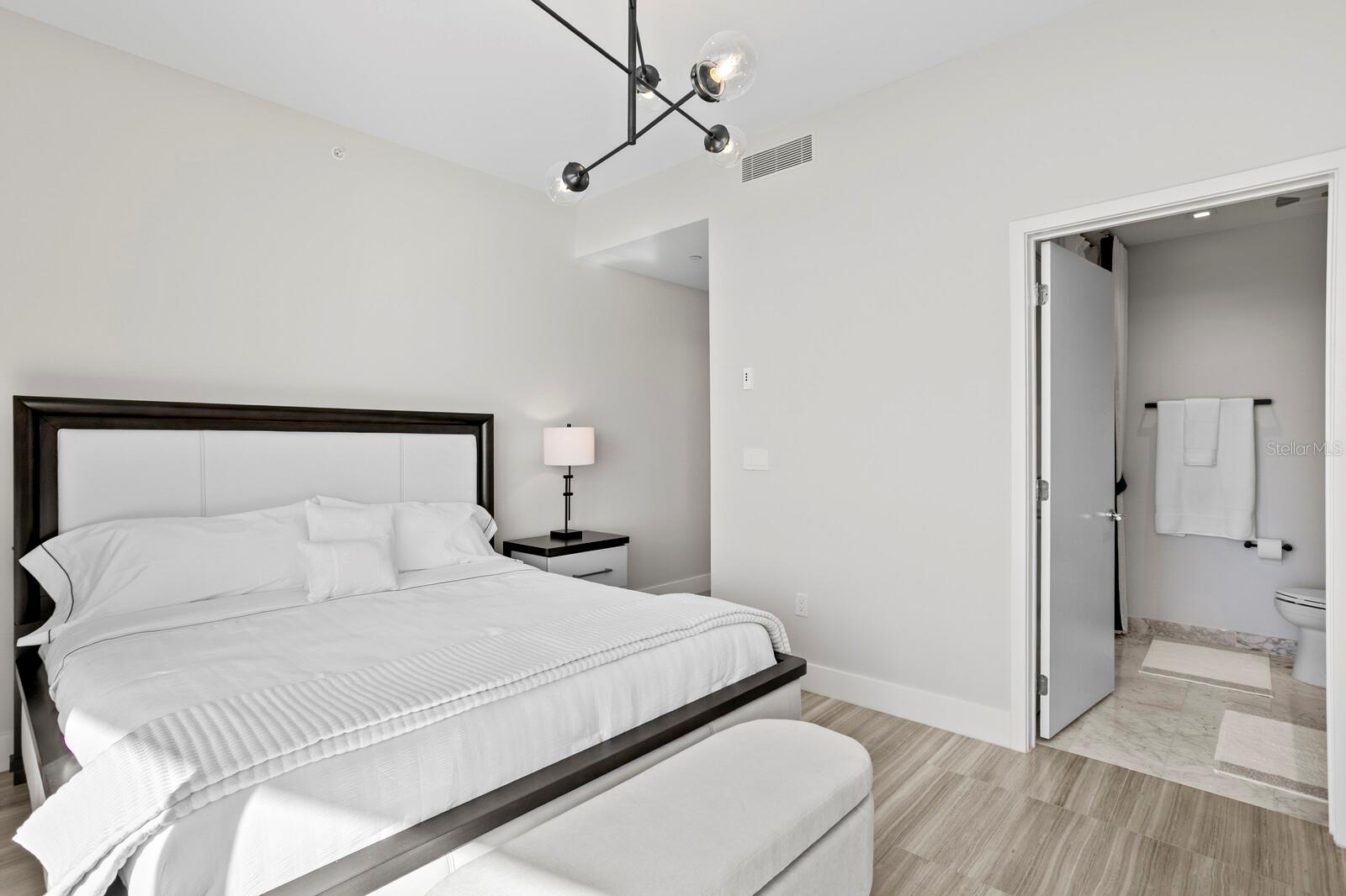 Listing photo id 33 for 3101 Bayshore Boulevard 1804