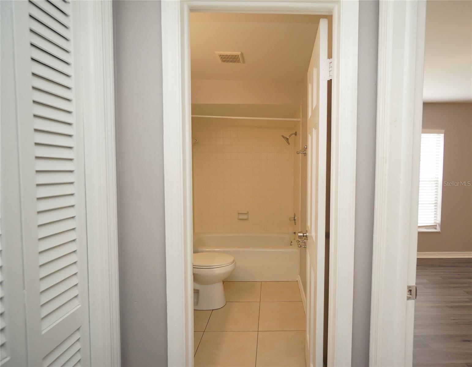 Image 15 of 26 For 10330 Carrollwood Lane 94