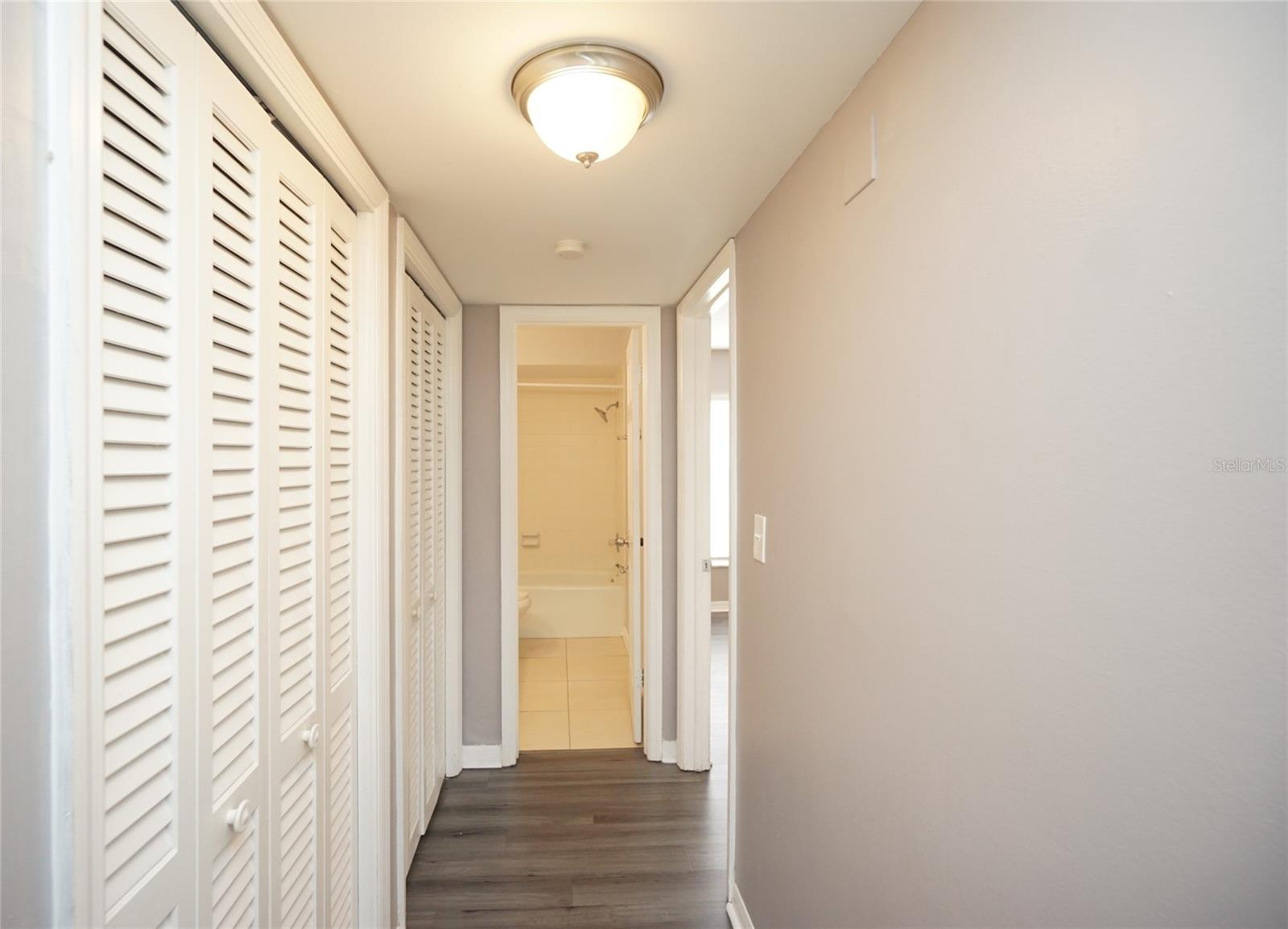 Image 21 of 26 For 10330 Carrollwood Lane 94