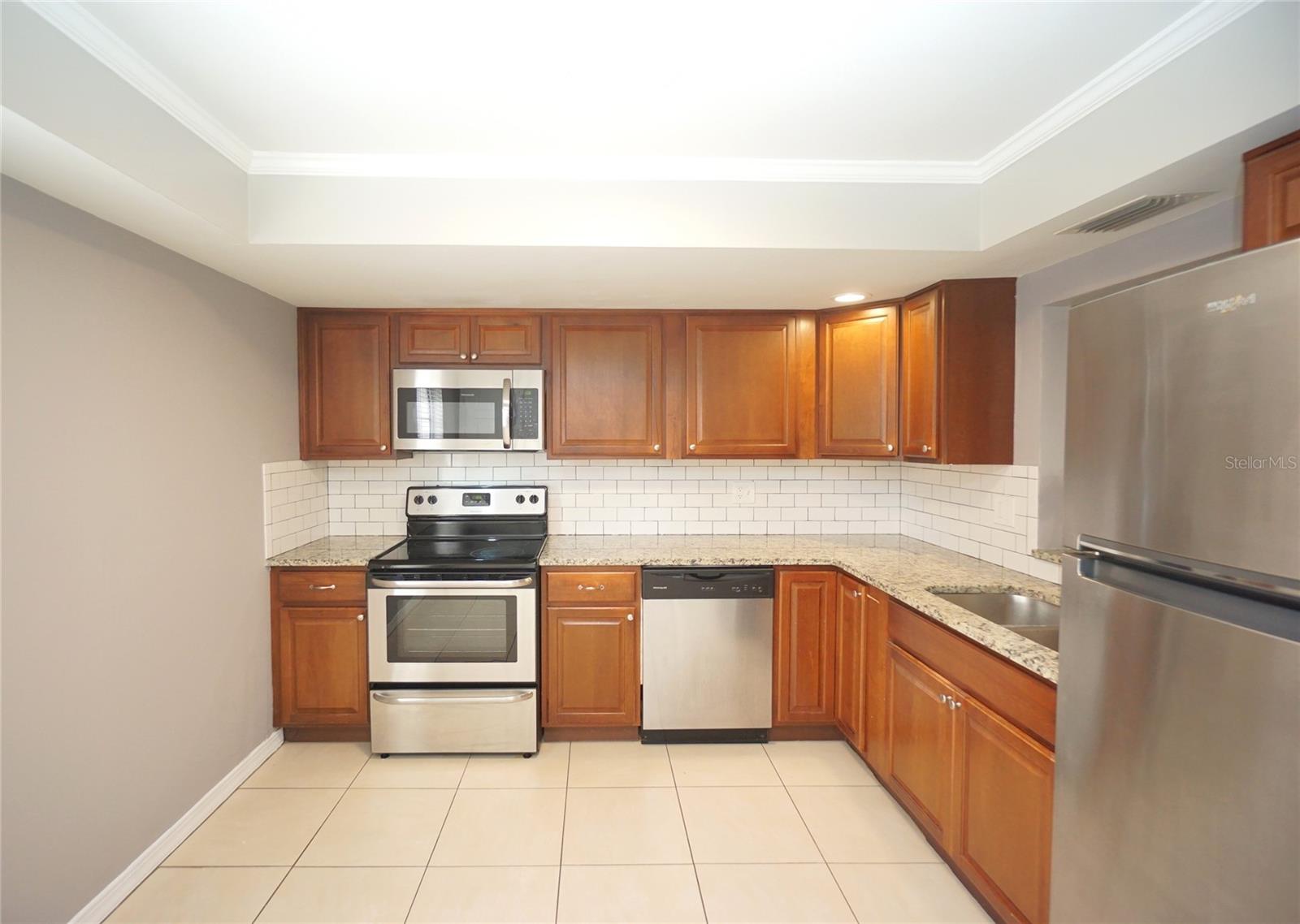 Image 6 of 26 For 10330 Carrollwood Lane 94