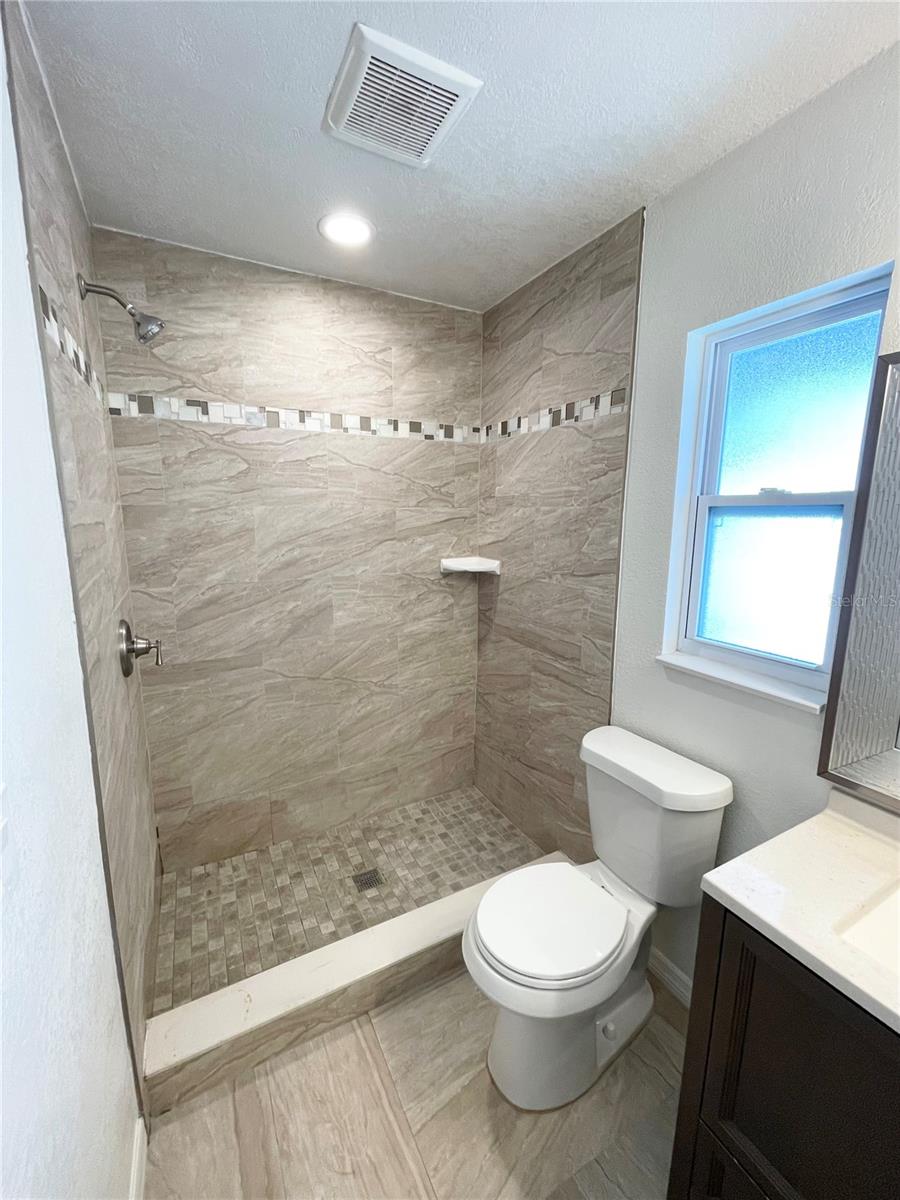 Image 16 of 29 For 7911 Aden Loop