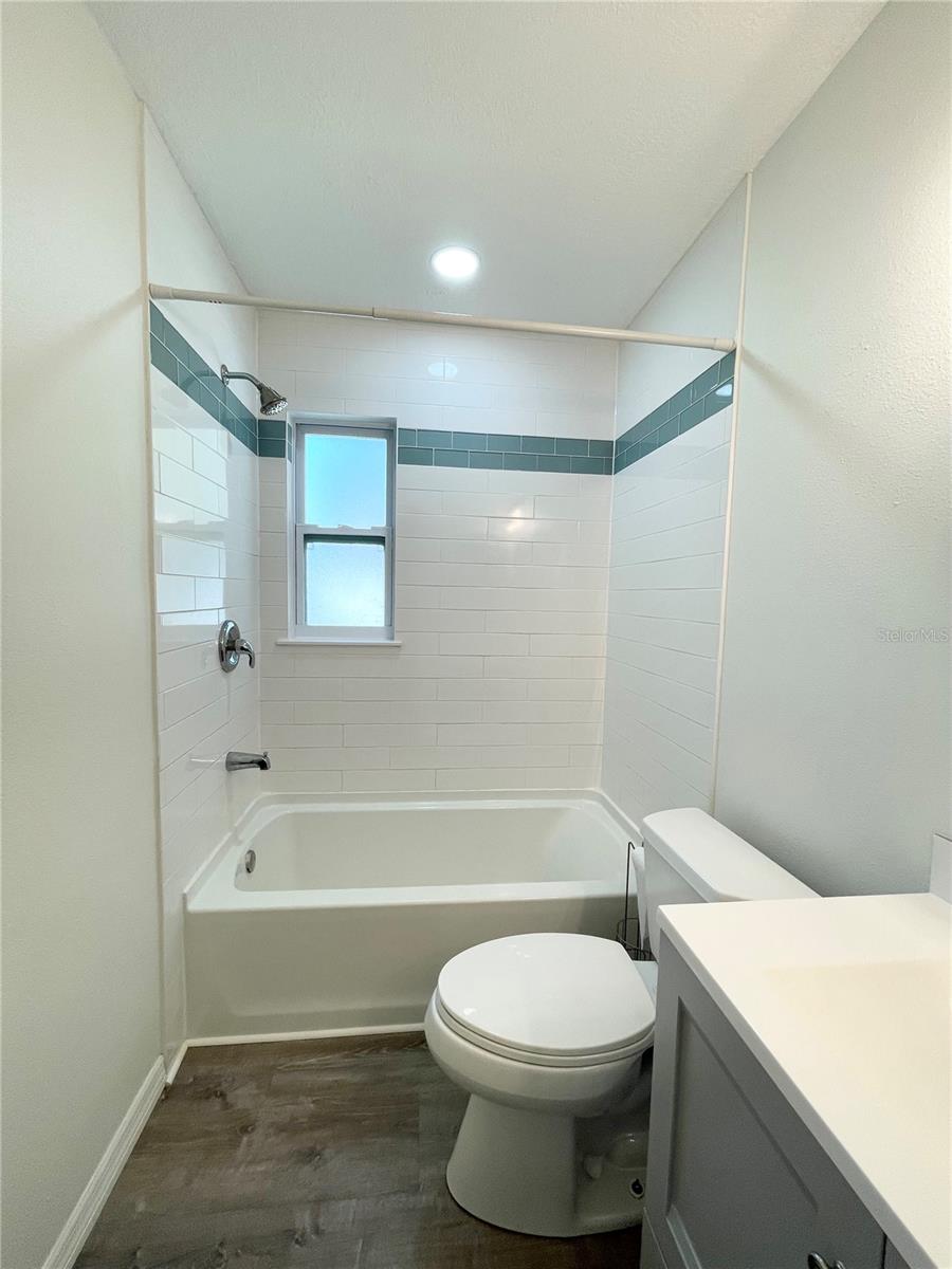 Image 26 of 29 For 7911 Aden Loop