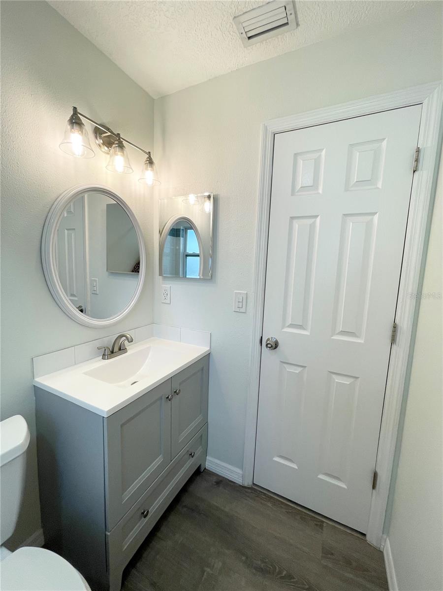 Image 27 of 29 For 7911 Aden Loop