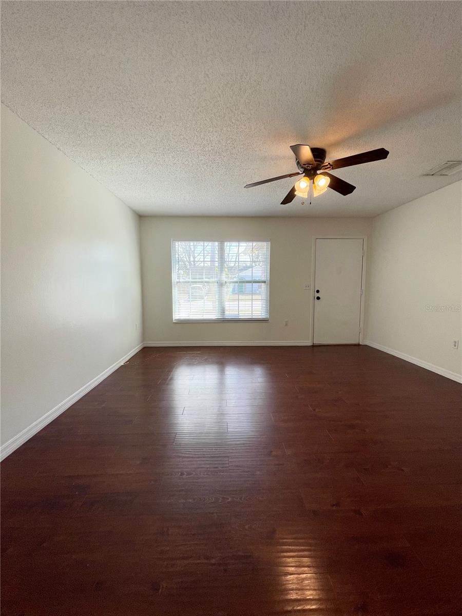 Image 5 of 29 For 7911 Aden Loop