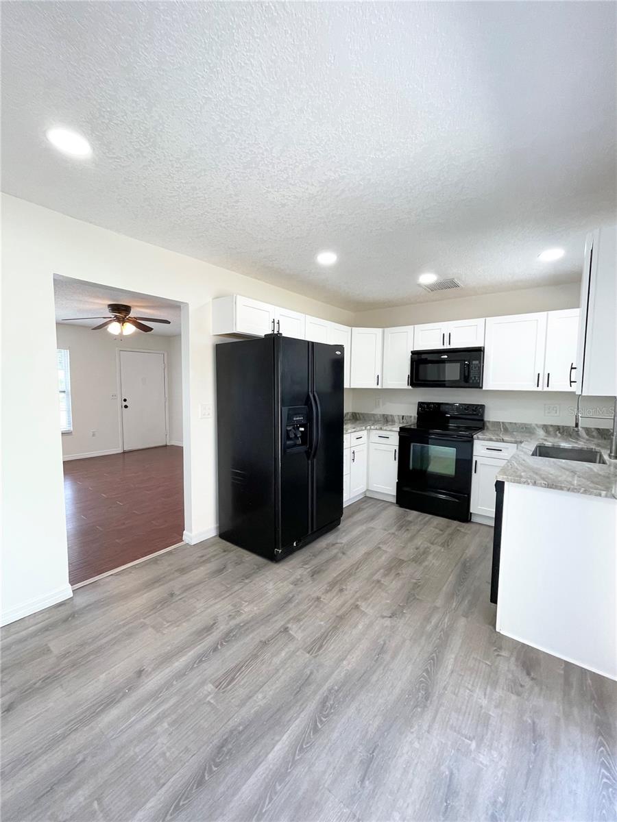 Image 6 of 29 For 7911 Aden Loop