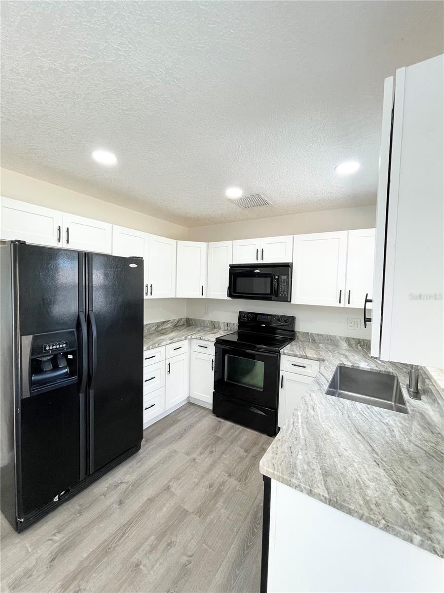 Image 7 of 29 For 7911 Aden Loop