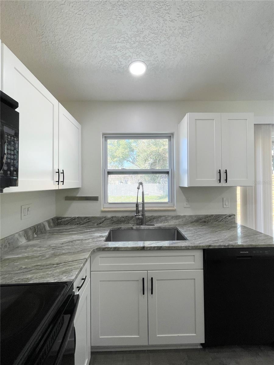 Image 8 of 29 For 7911 Aden Loop