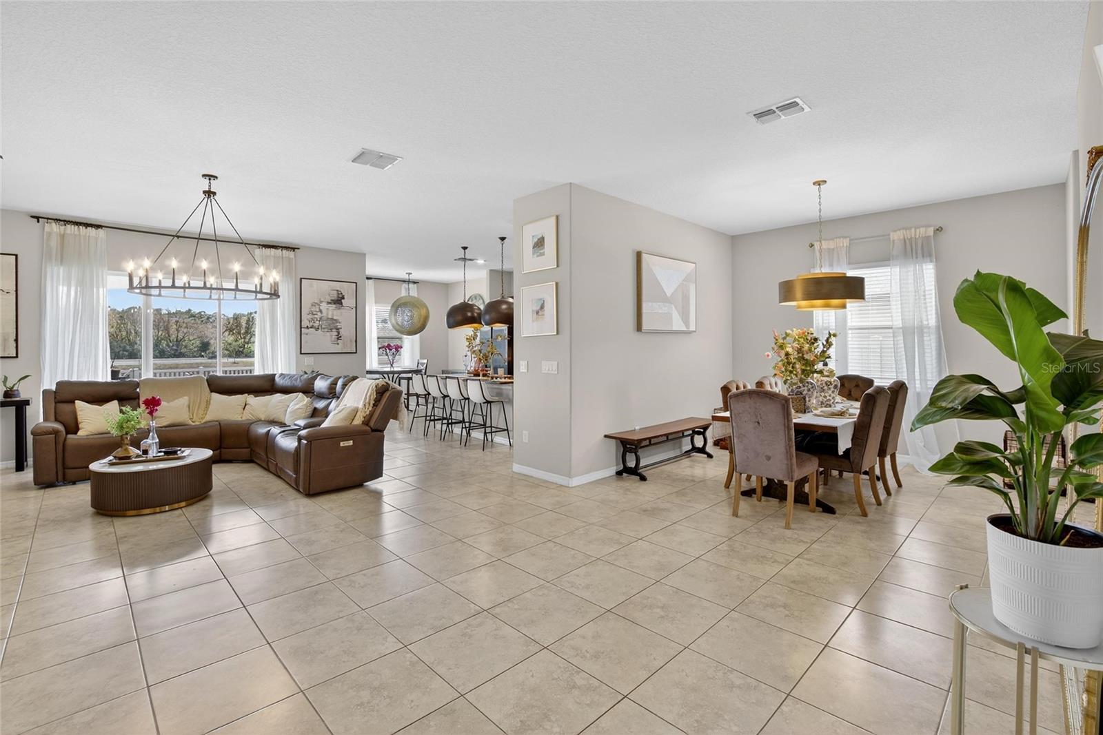 Listing photo id 8 for 9326 Channing Hill Drive
