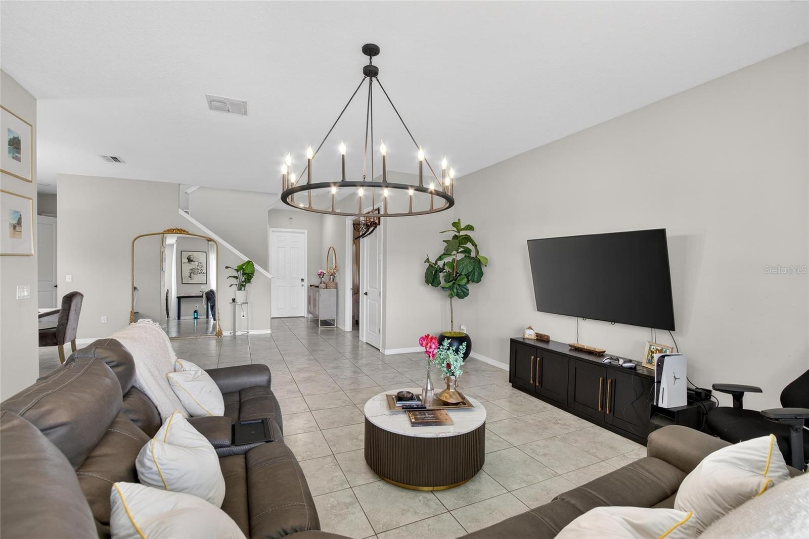 Listing photo id 12 for 9326 Channing Hill Drive