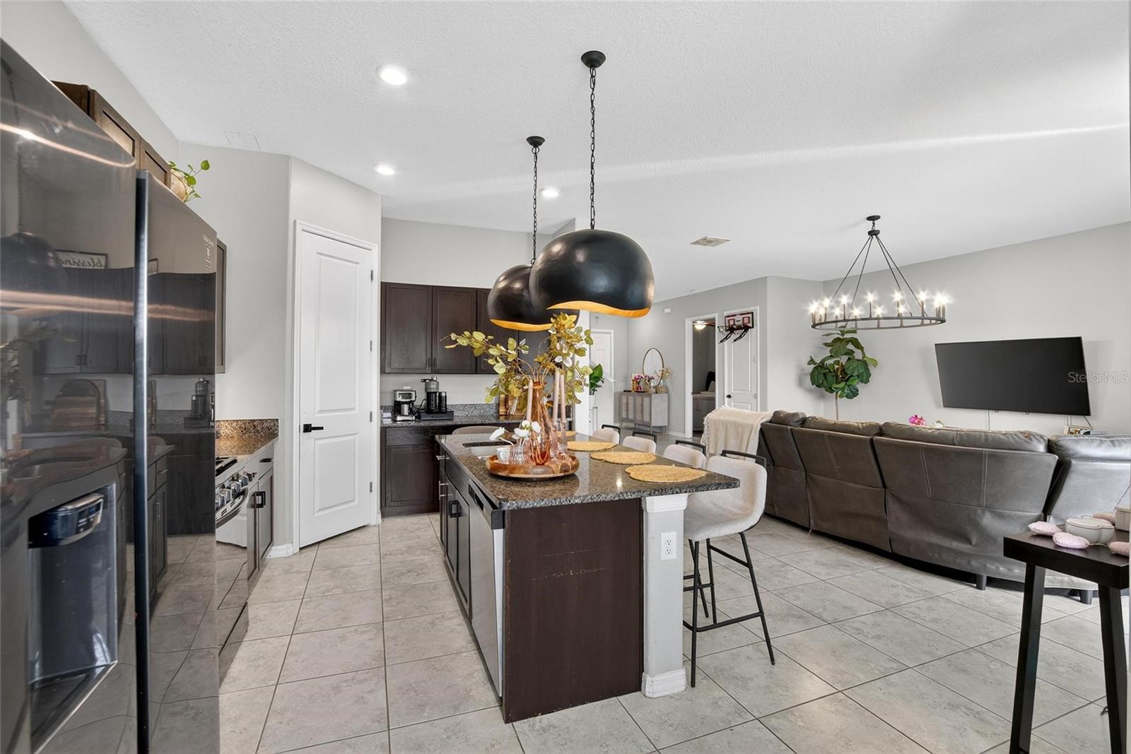 Listing photo id 16 for 9326 Channing Hill Drive