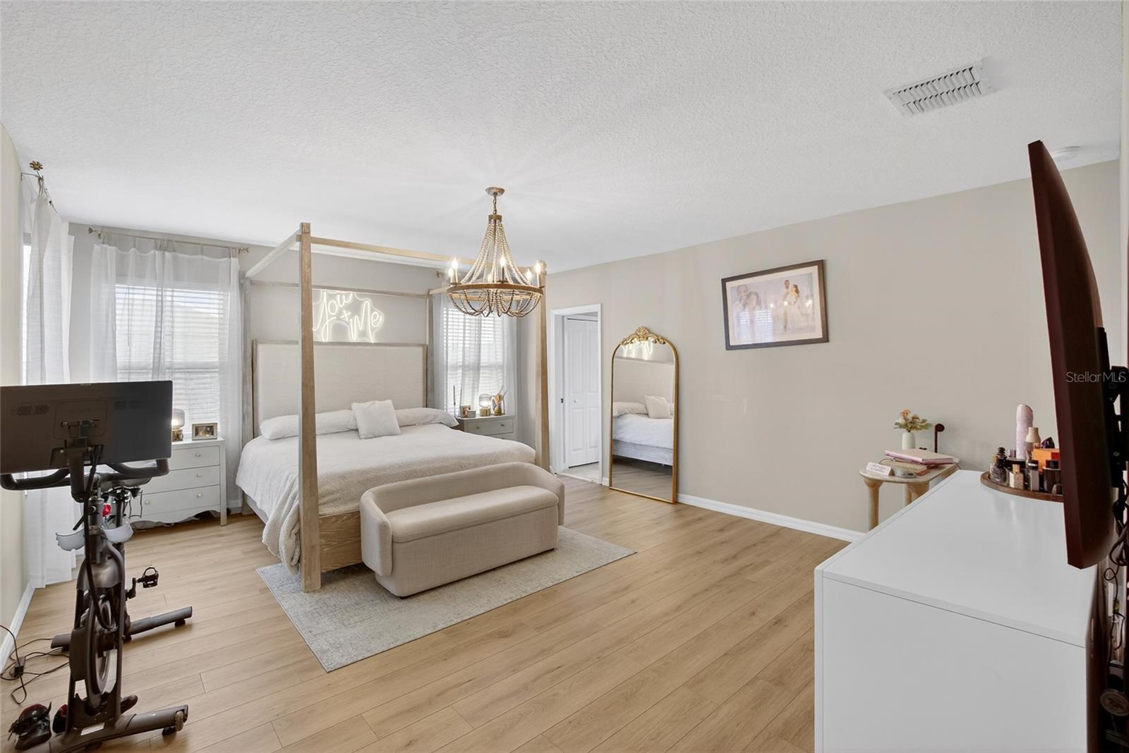 Listing photo id 26 for 9326 Channing Hill Drive