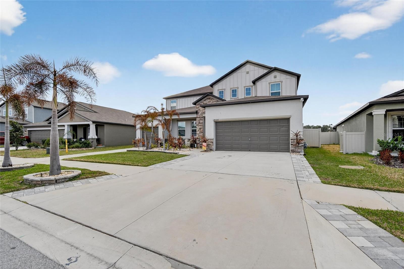 Listing photo id 1 for 9326 Channing Hill Drive