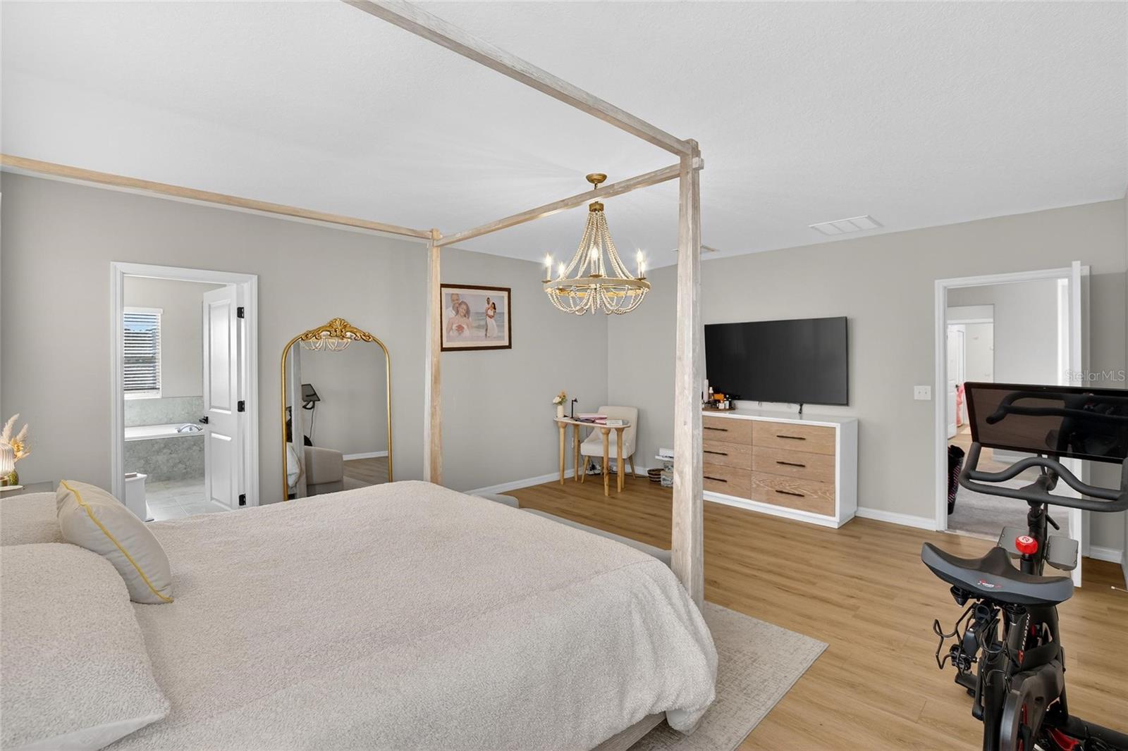 Listing photo id 29 for 9326 Channing Hill Drive