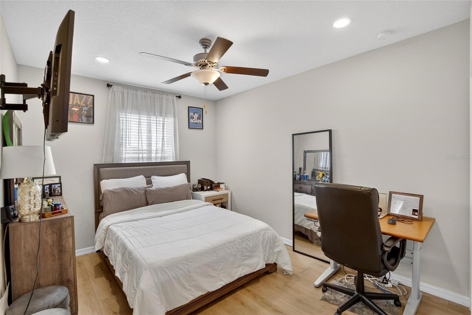 Listing photo id 41 for 9326 Channing Hill Drive