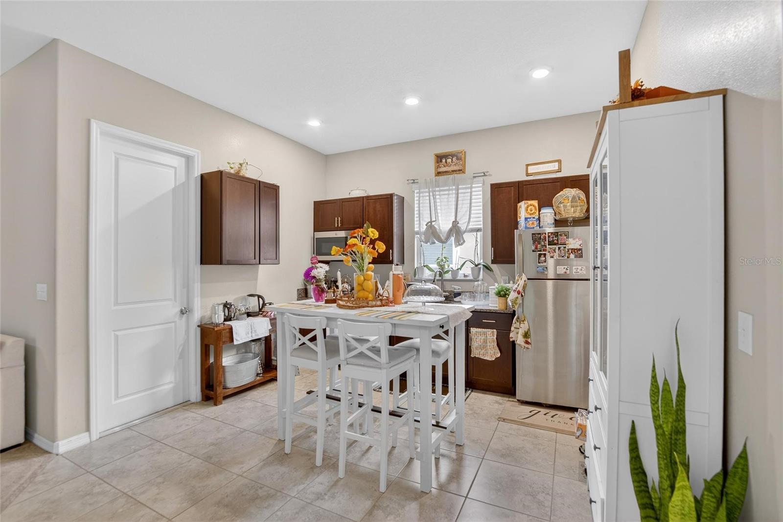 Listing photo id 52 for 9326 Channing Hill Drive