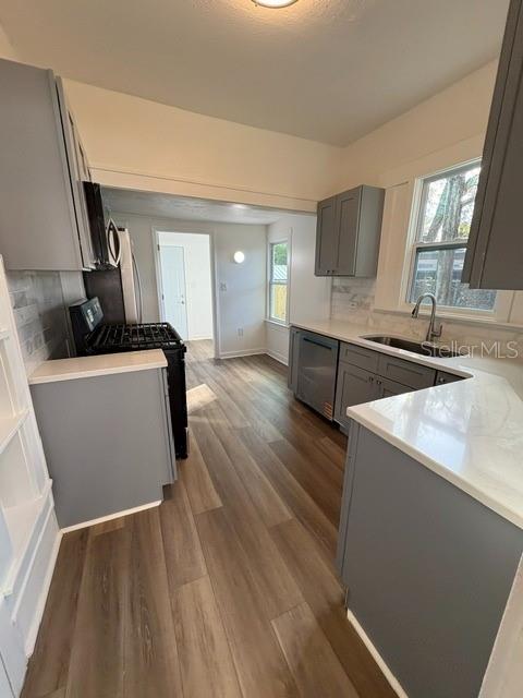 Image 8 of 26 For 911 Hart Street