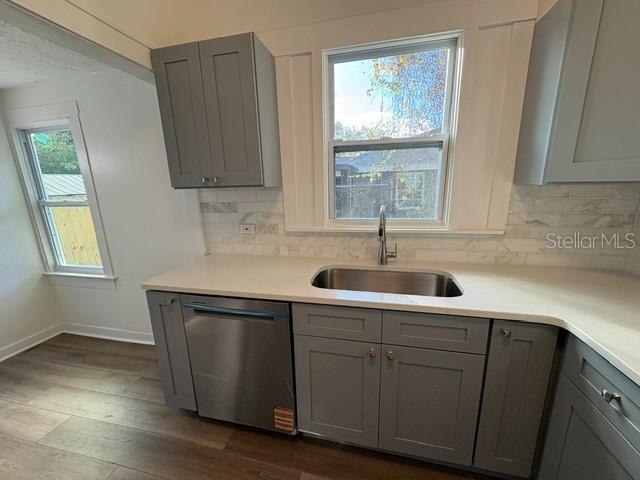 Image 9 of 26 For 911 Hart Street