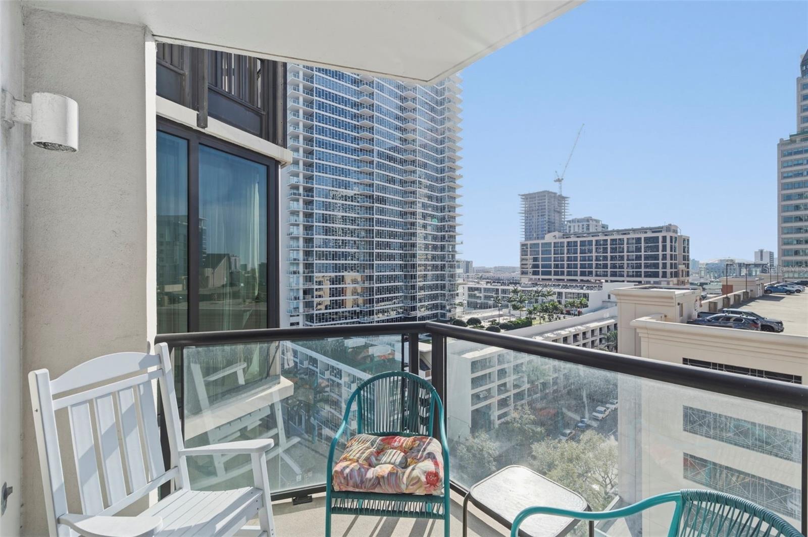 Listing photo id 26 for 1 Beach Drive Se 1109