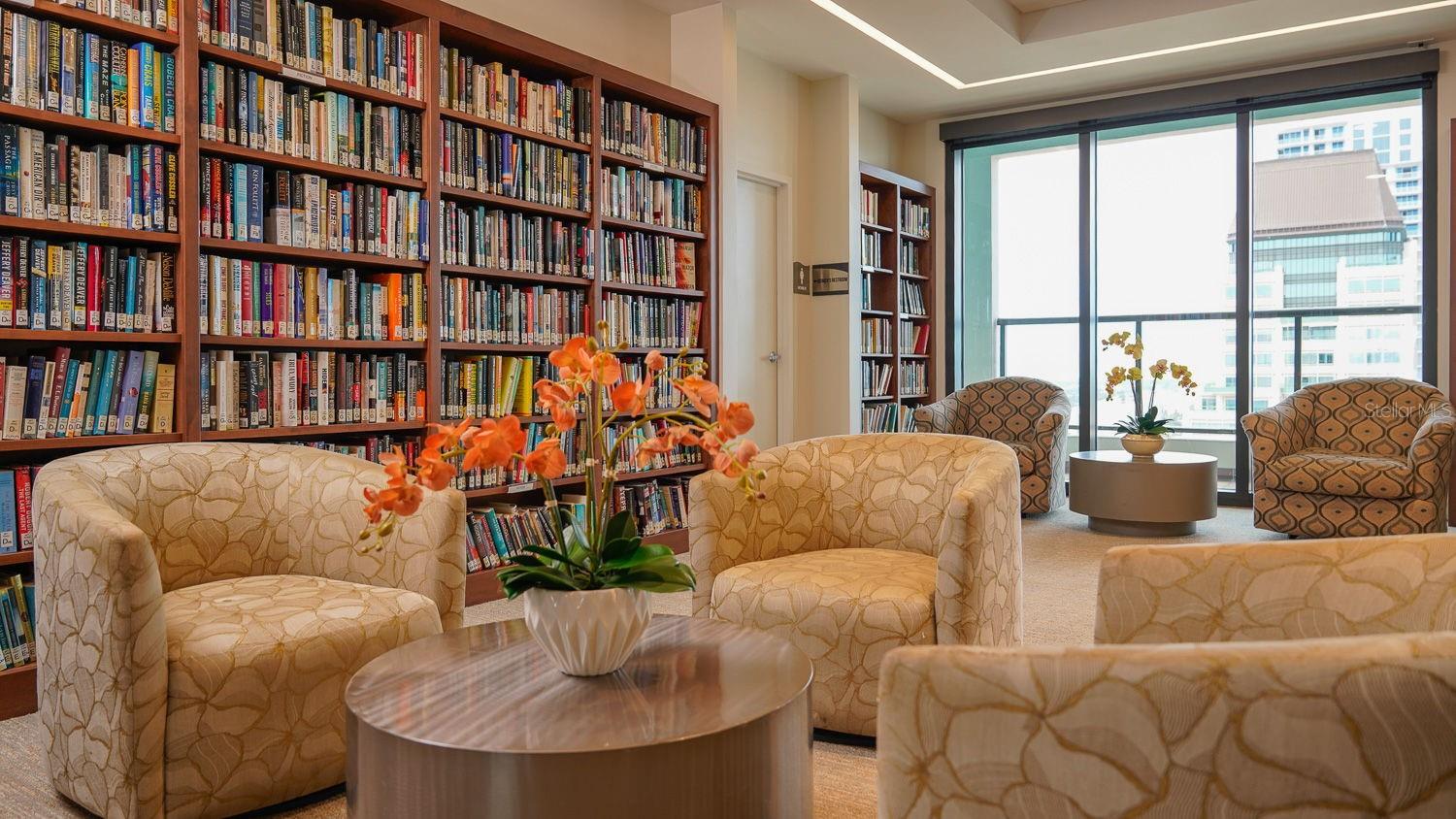 Listing photo id 36 for 1 Beach Drive Se 1109