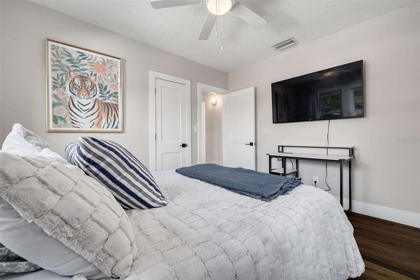 Image 16 of 40 For 3662 5th Avenue S