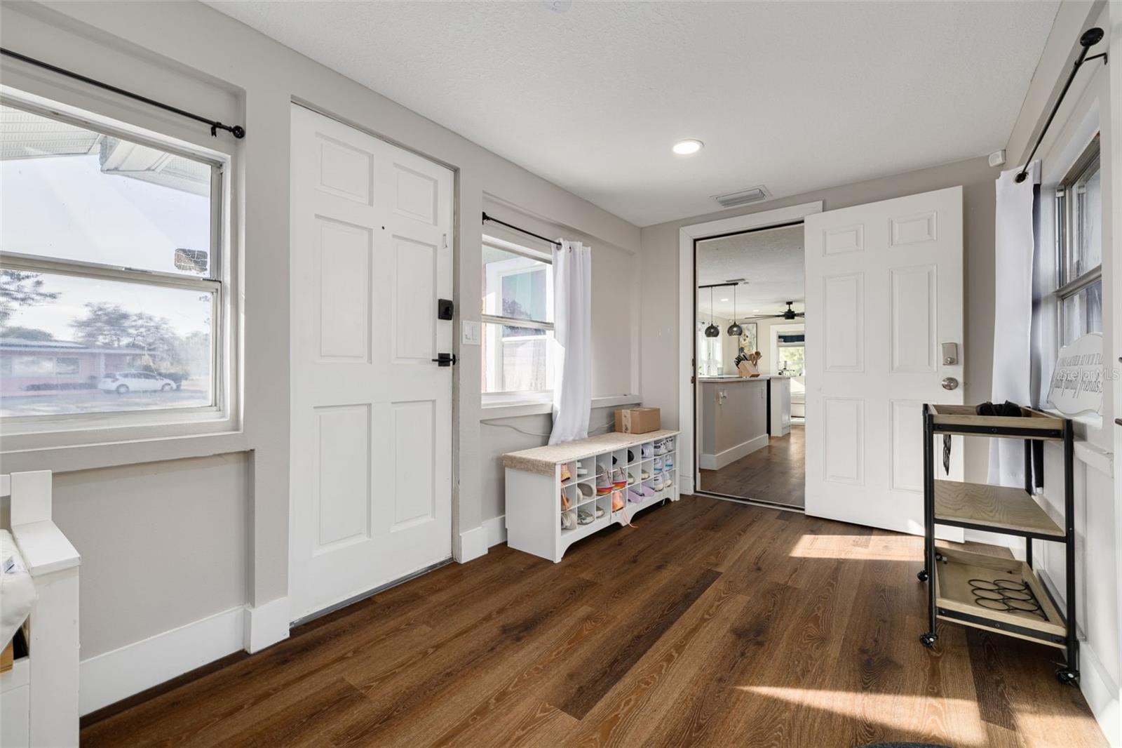 Image 17 of 40 For 3662 5th Avenue S