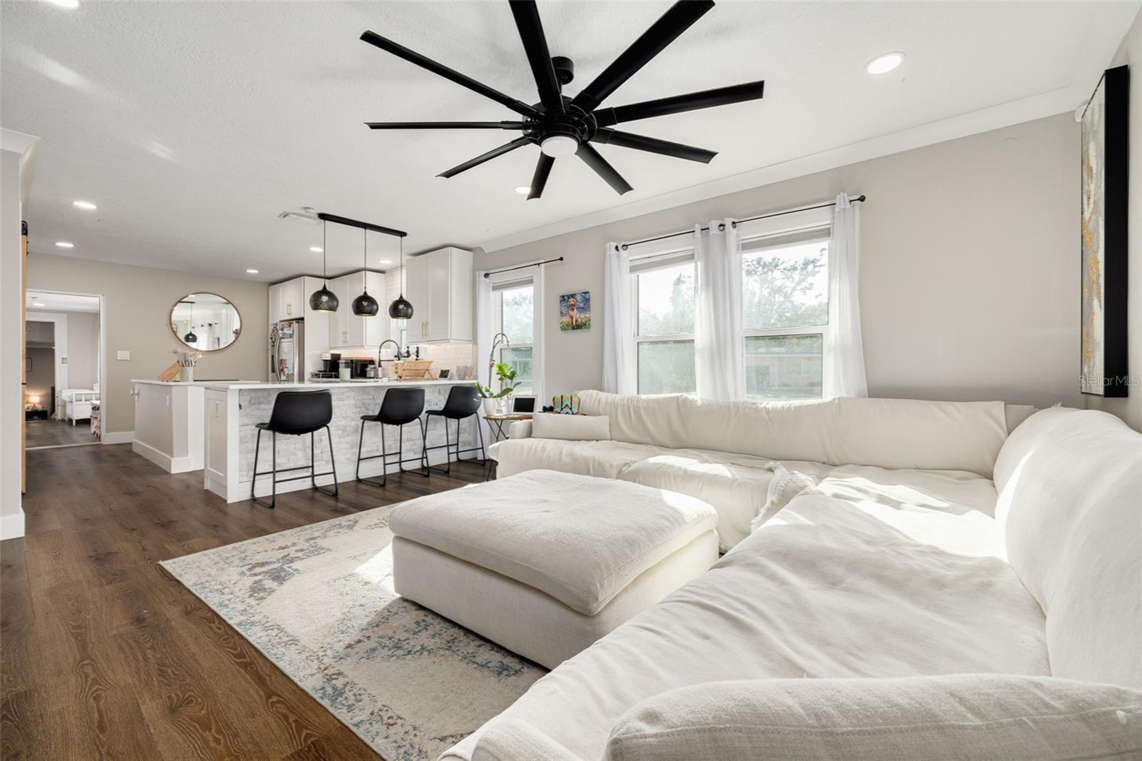 Image 2 of 40 For 3662 5th Avenue S