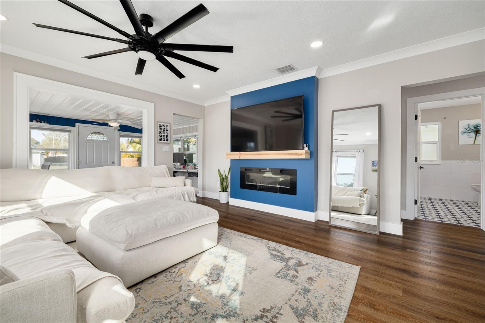 Image 4 of 40 For 3662 5th Avenue S