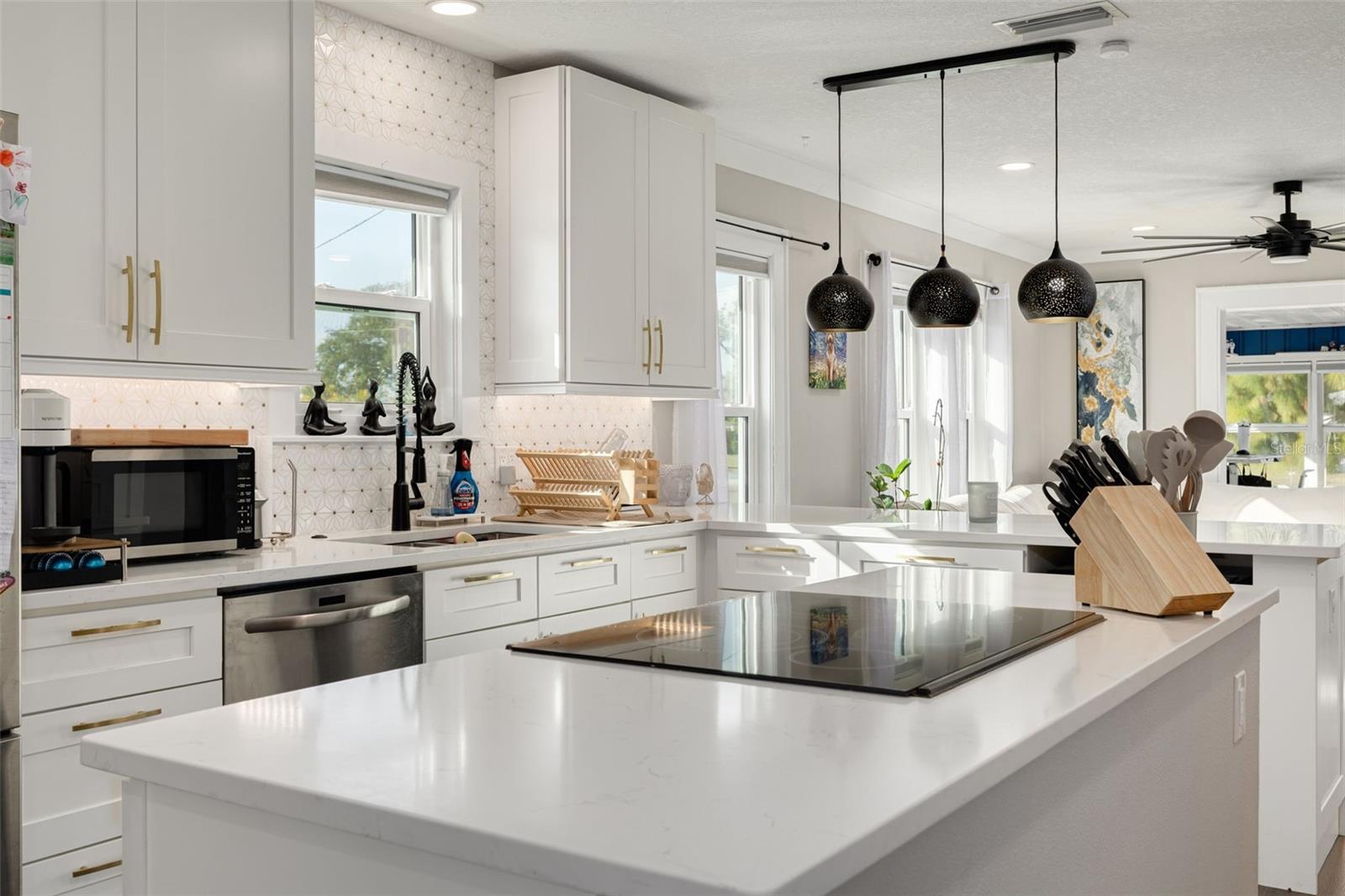 Image 8 of 40 For 3662 5th Avenue S