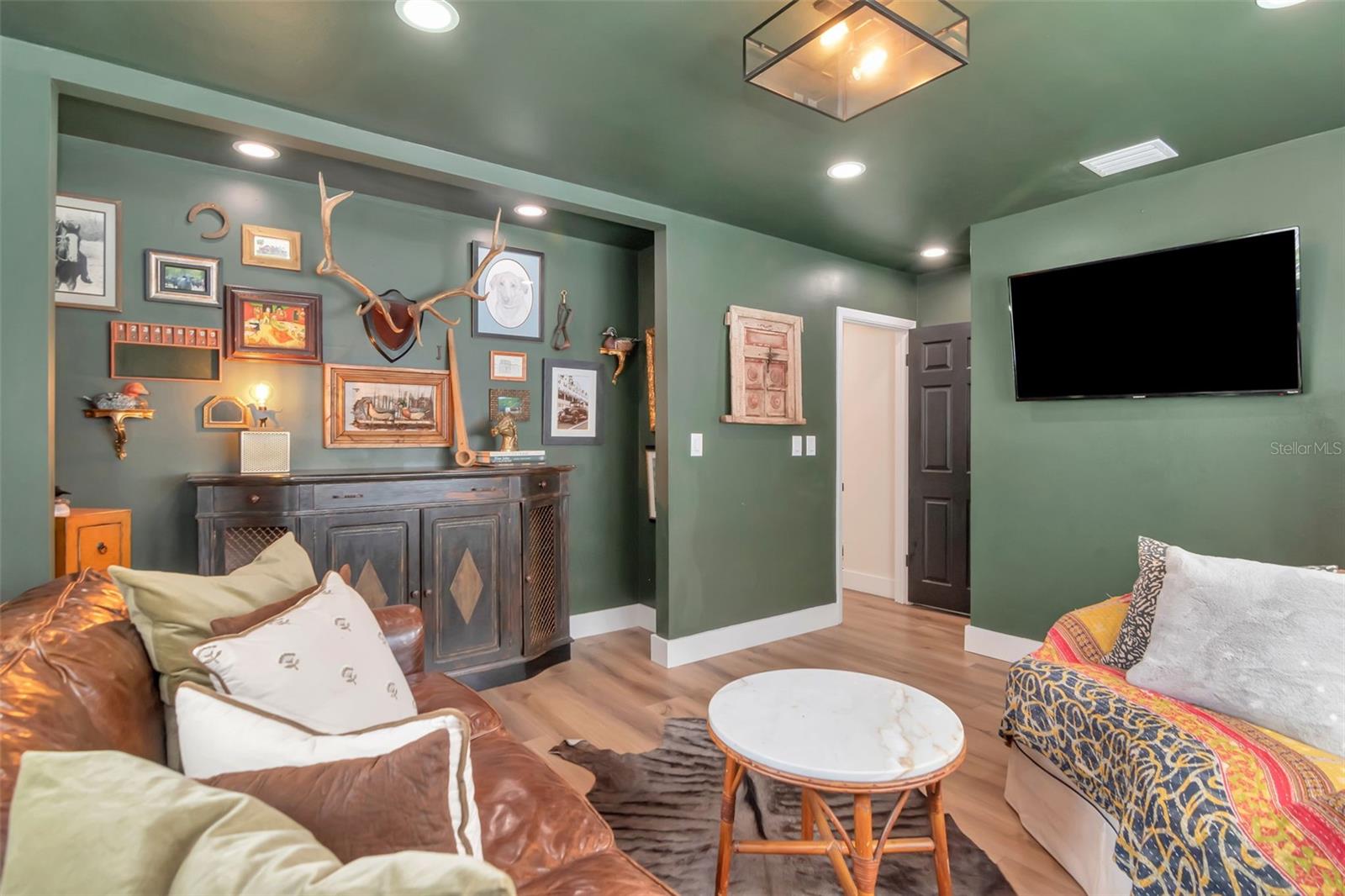 Image 19 of 46 For 4402 San Miguel