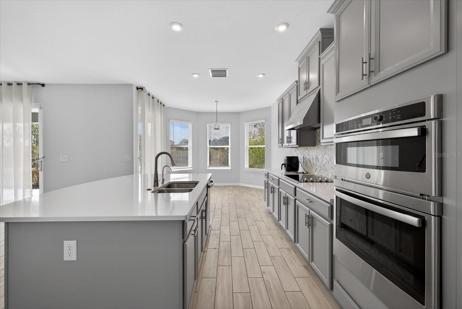 Image 14 of 51 For 33947 Astoria Circle