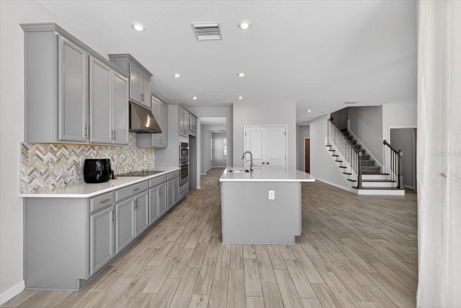 Image 15 of 51 For 33947 Astoria Circle