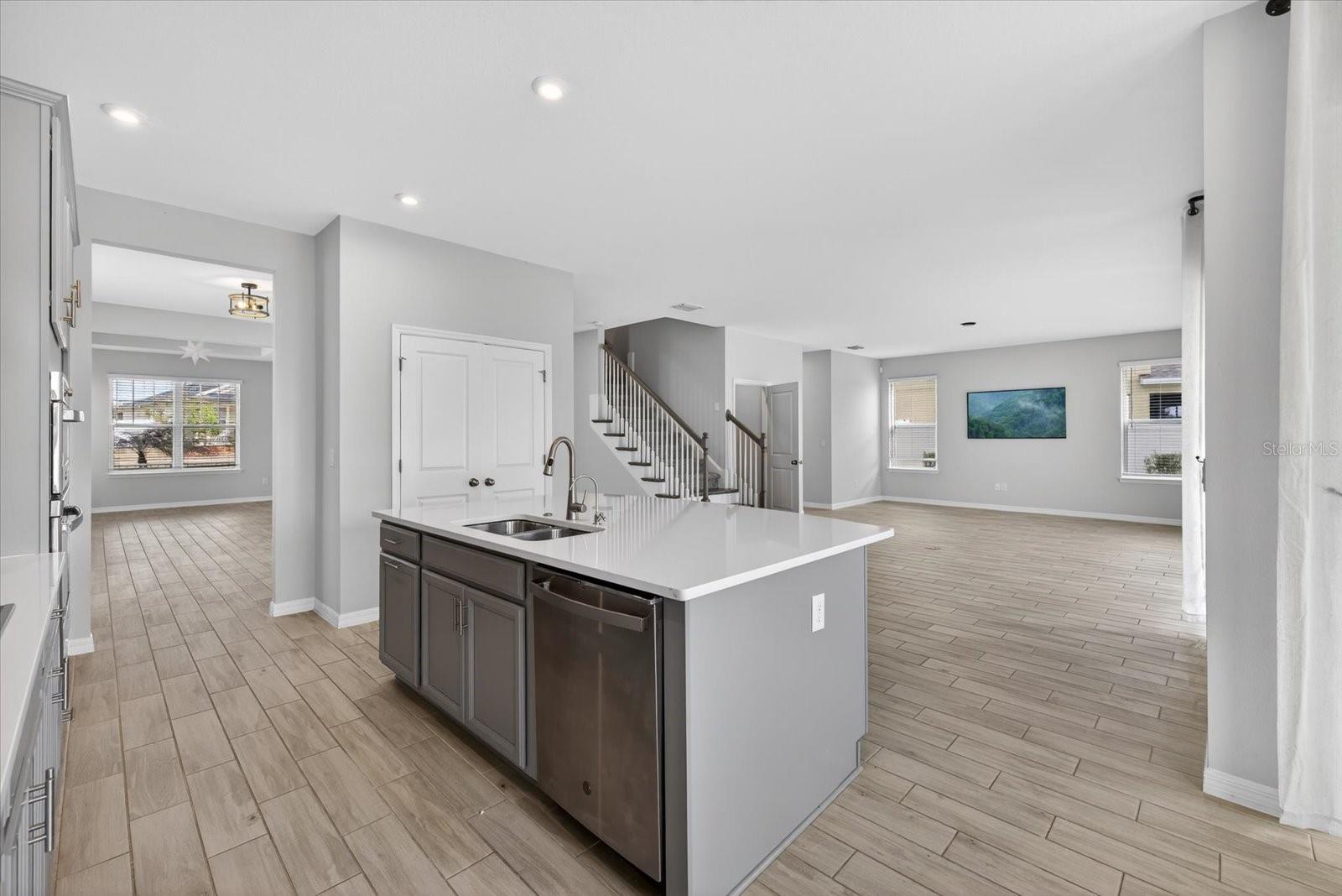 Image 16 of 51 For 33947 Astoria Circle