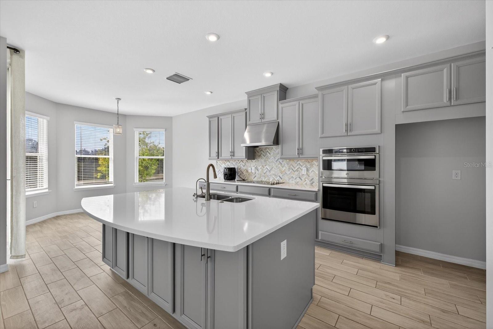 Image 17 of 51 For 33947 Astoria Circle