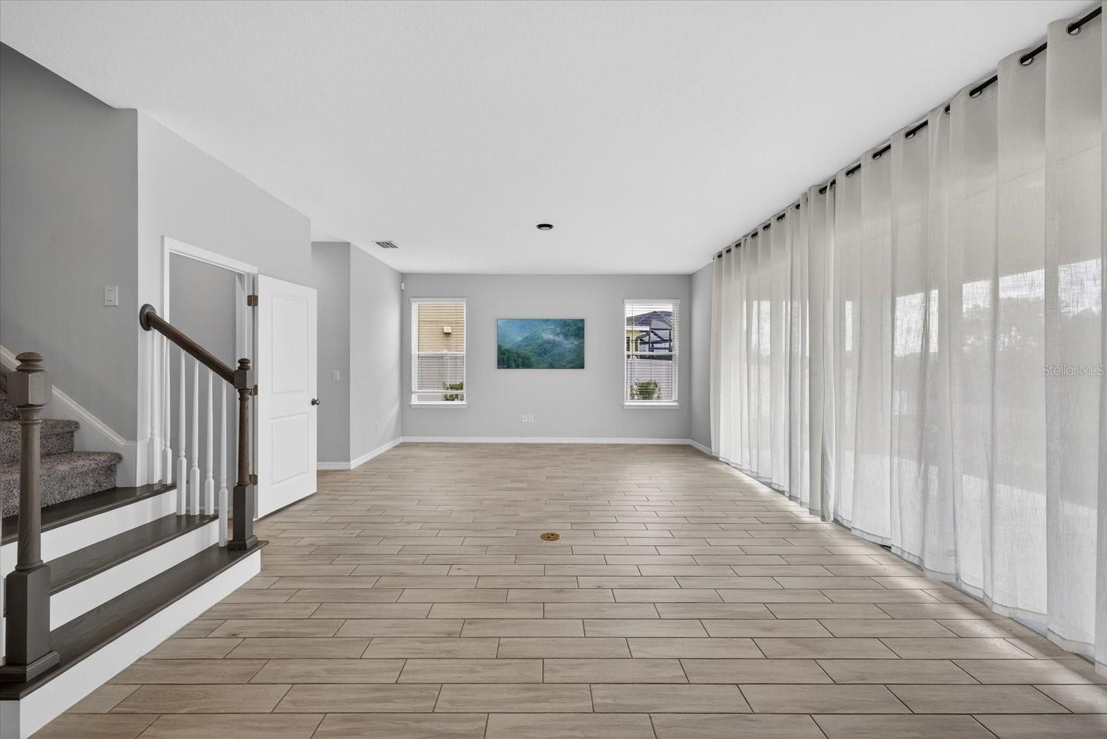 Image 18 of 51 For 33947 Astoria Circle