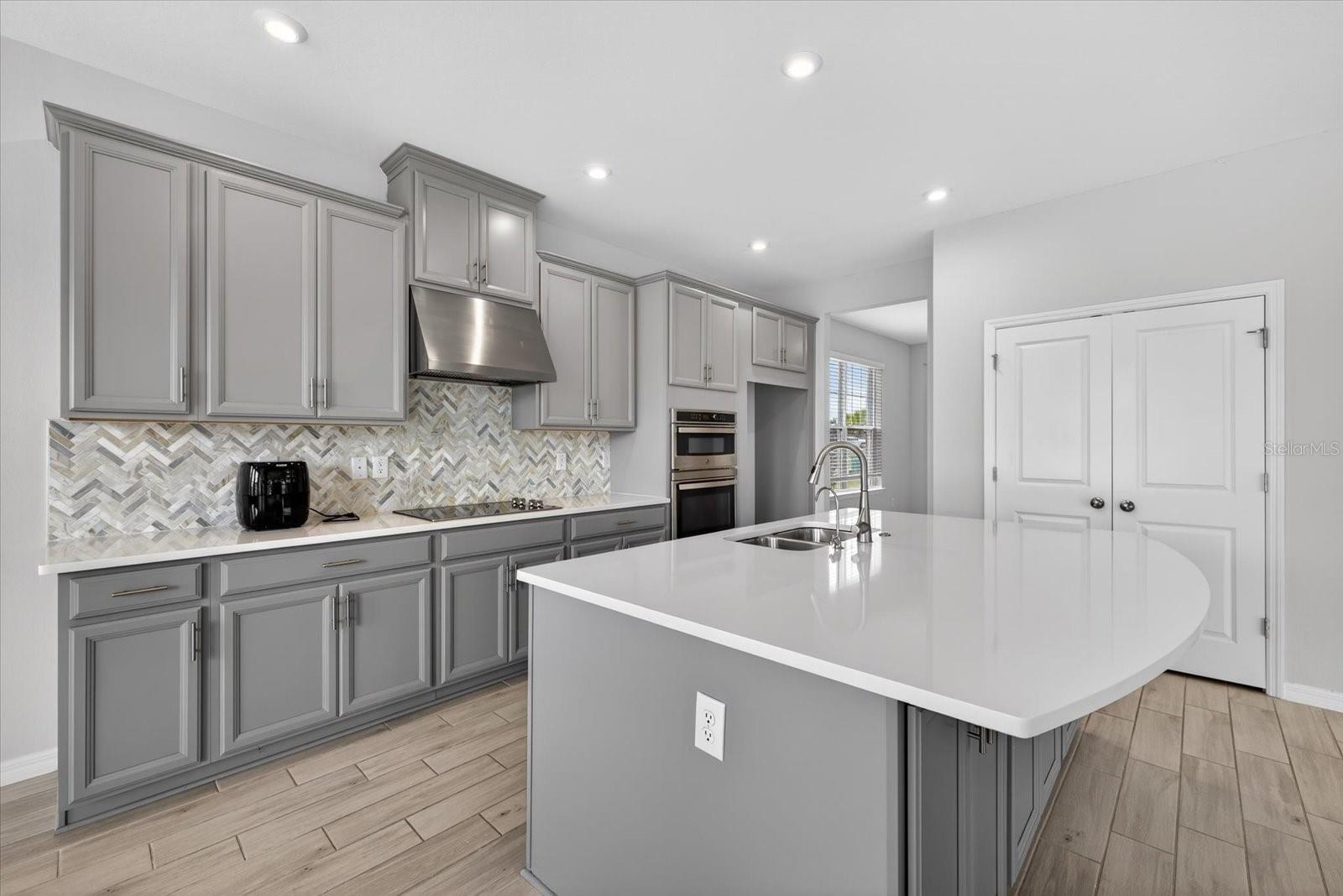 Image 19 of 51 For 33947 Astoria Circle