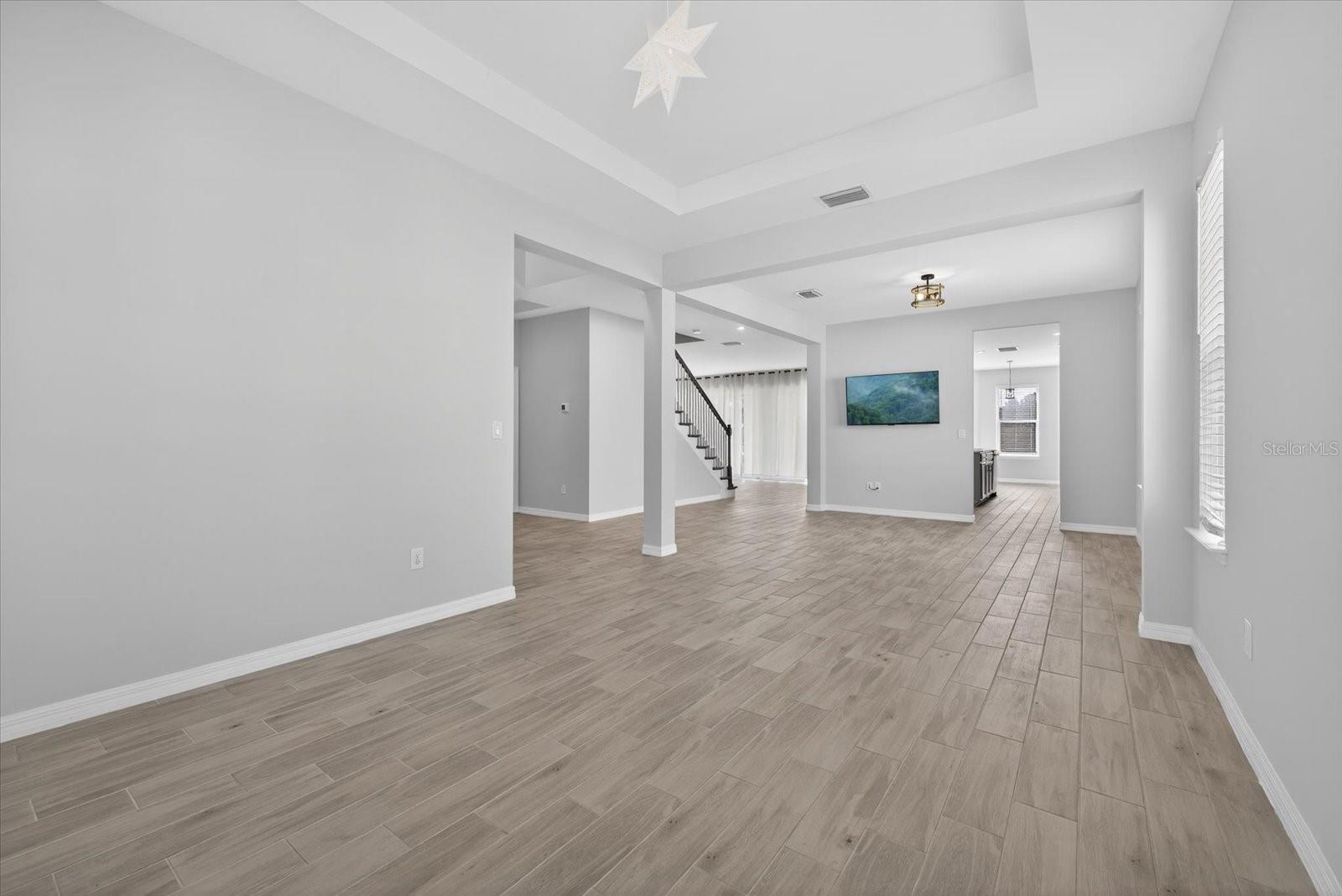 Image 6 of 51 For 33947 Astoria Circle