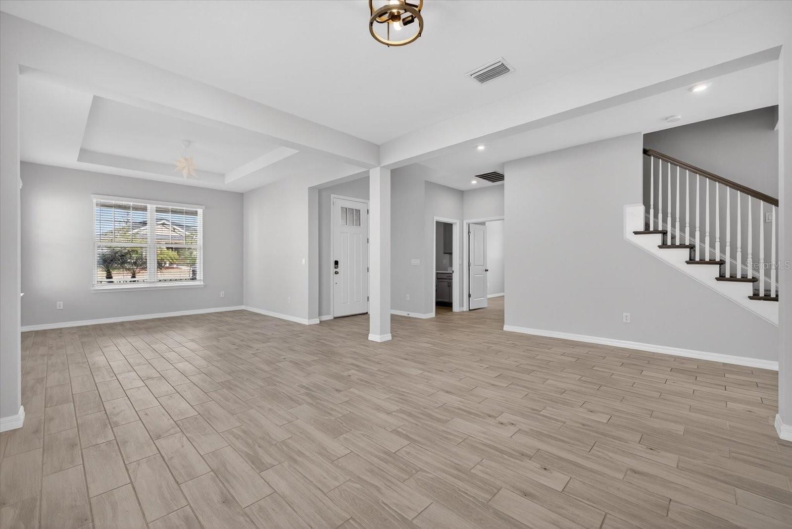 Image 7 of 51 For 33947 Astoria Circle