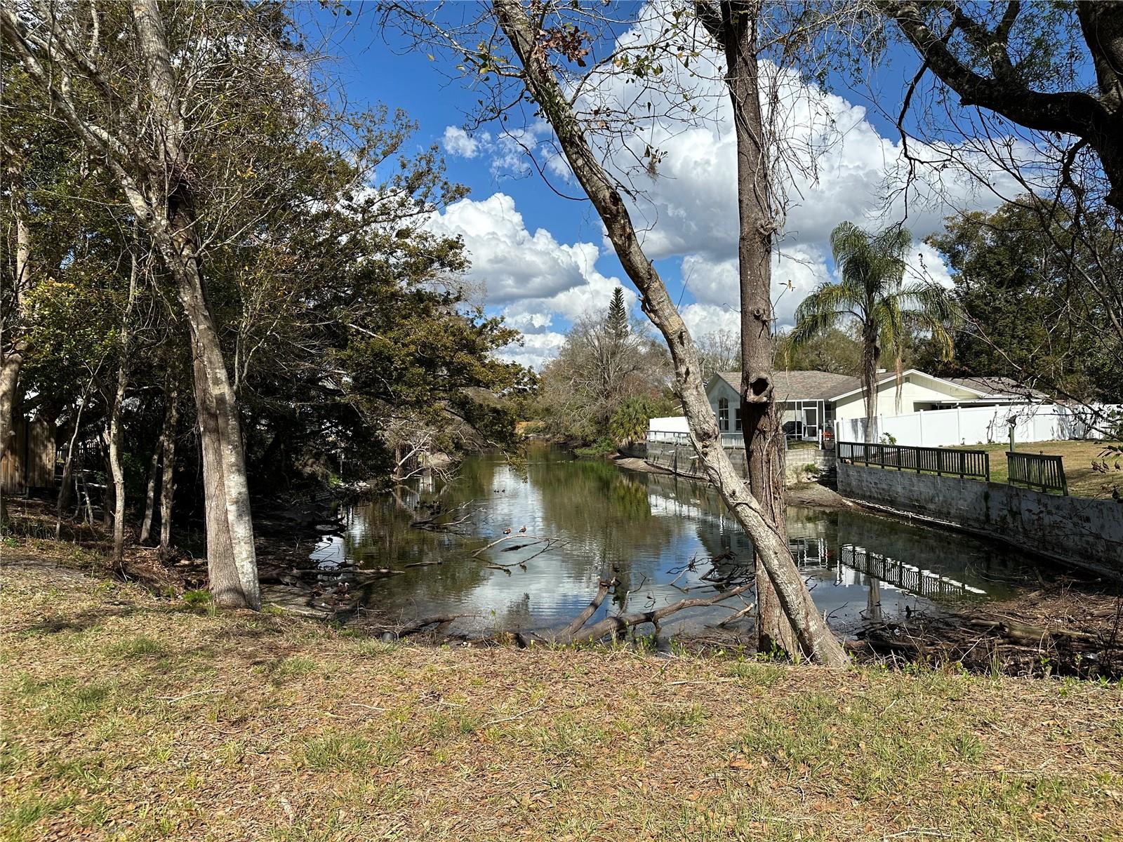 Listing photo id 11 for Sunrise Drive